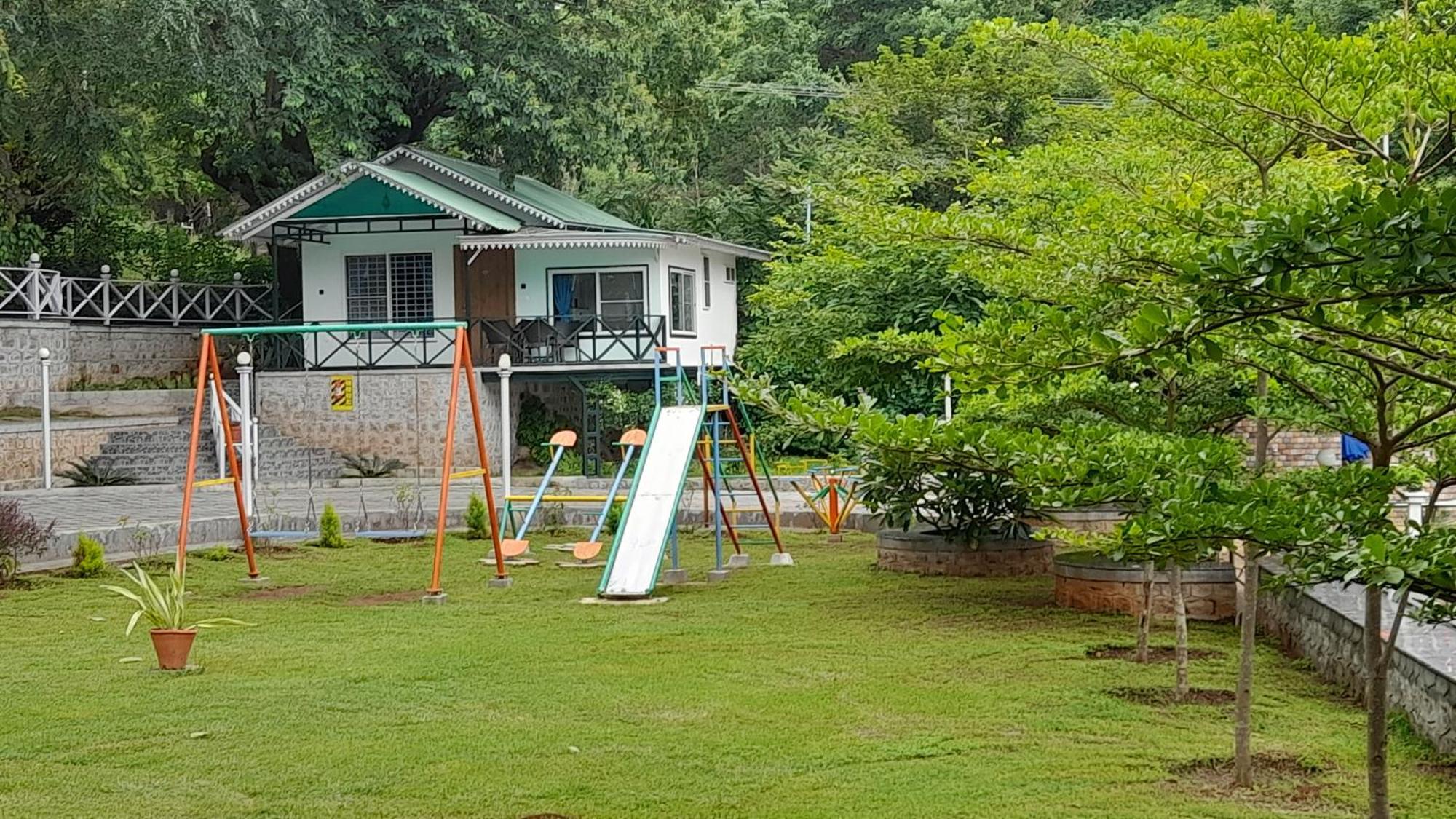 Mgm Whispering Wind'S Yelagiri Hotel Екстериор снимка