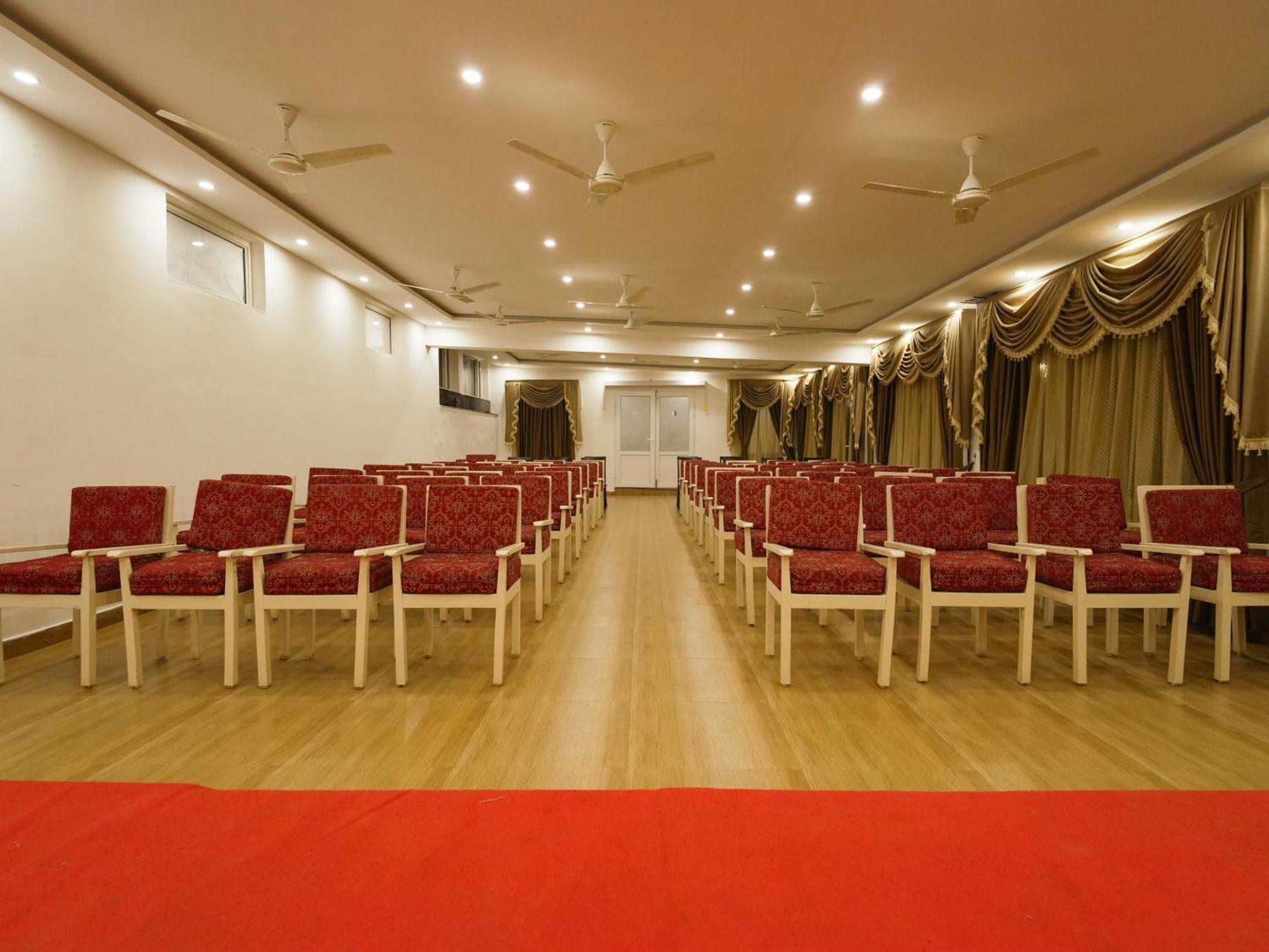 Mgm Whispering Wind'S Yelagiri Hotel Екстериор снимка