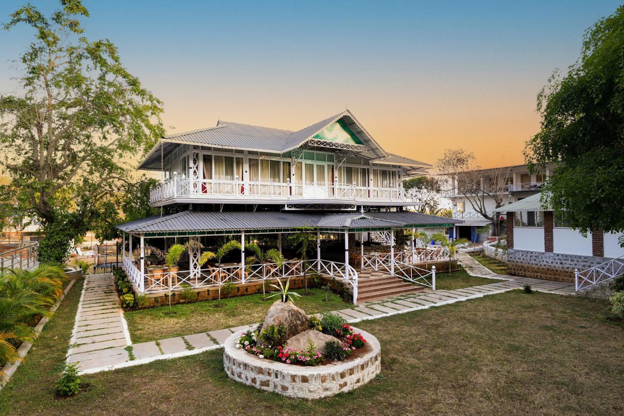 Mgm Whispering Wind'S Yelagiri Hotel Екстериор снимка