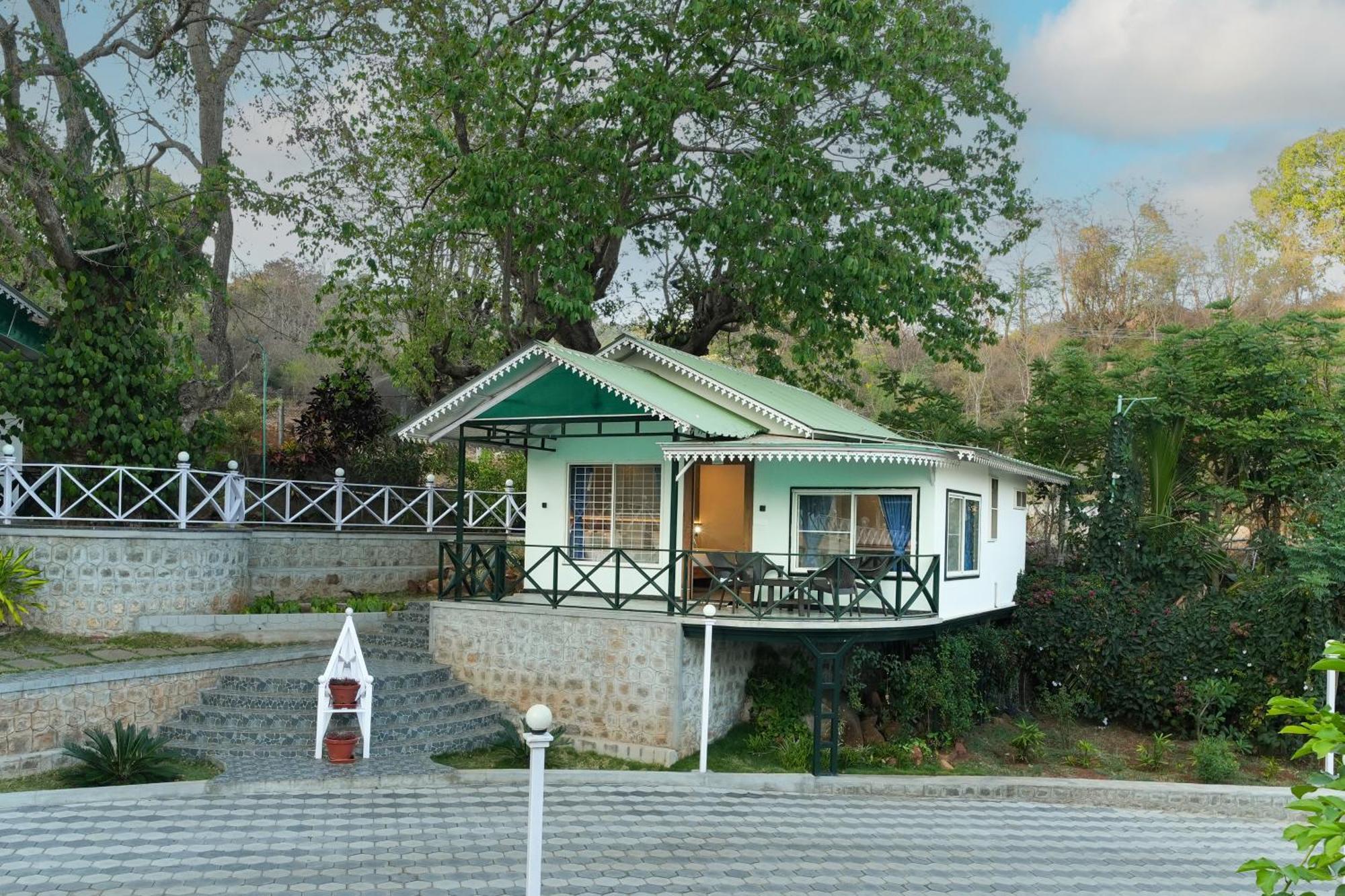 Mgm Whispering Wind'S Yelagiri Hotel Екстериор снимка
